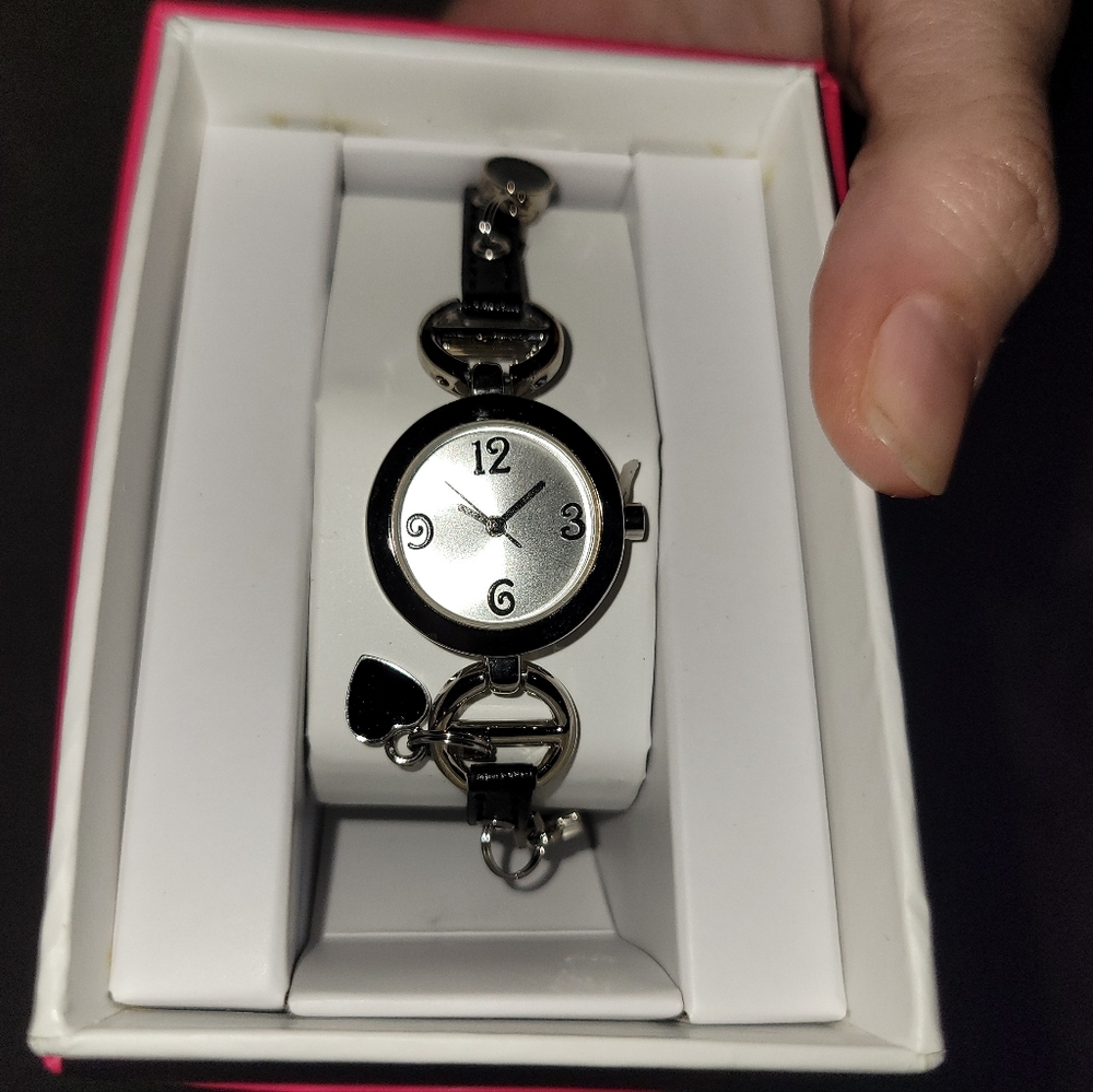 🔥5/$20 Target Black and Silver Women's Heart Charm Bracelet Watch